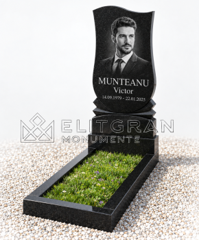 Monumentul funerar din granit S6