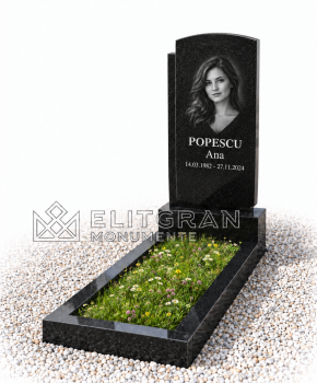 Monumentul funerar din granit S3